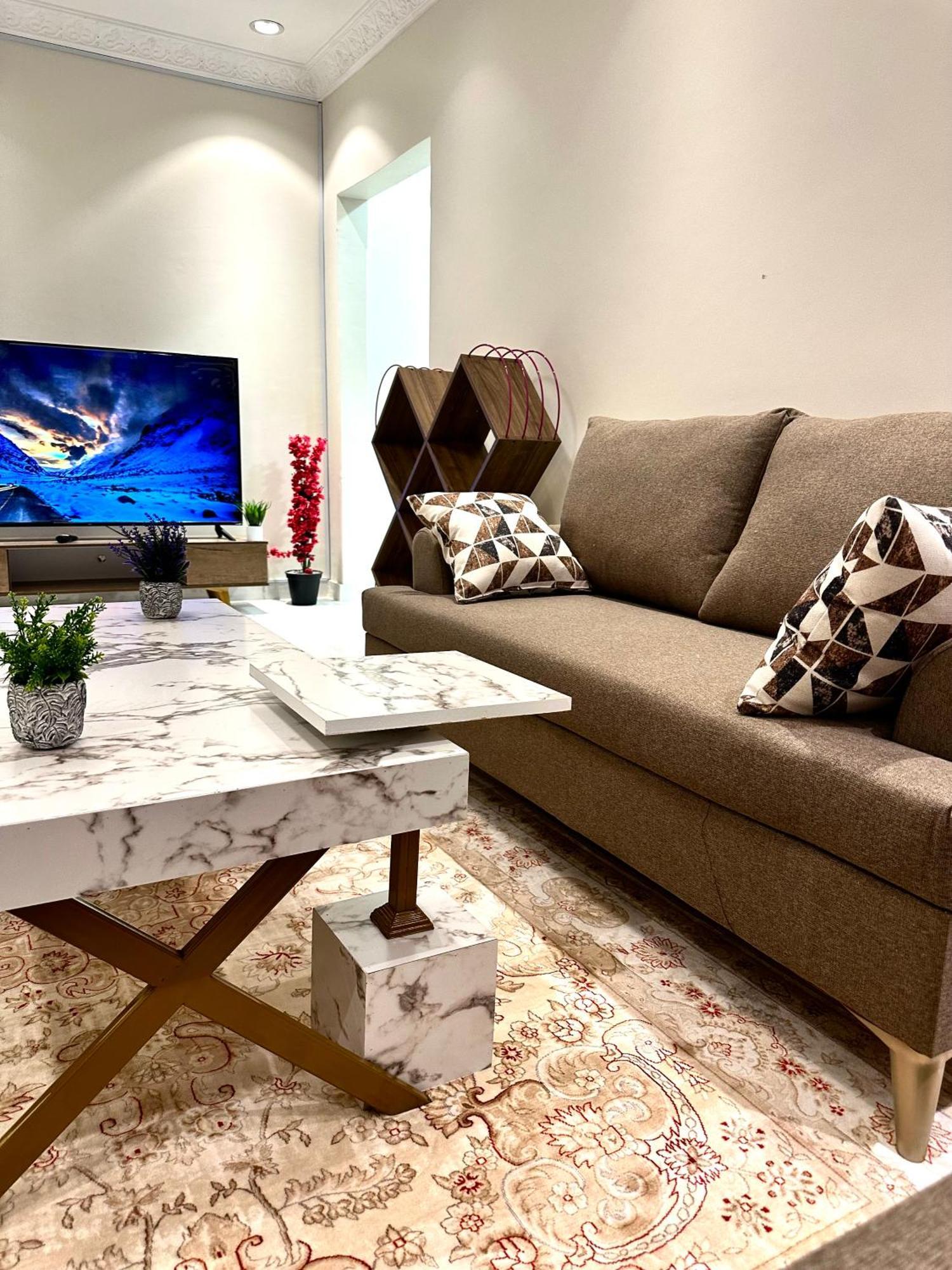 شقه غرفتين وصالة رقم 6 باثاث مودرن ودخول ذاتي Apartment